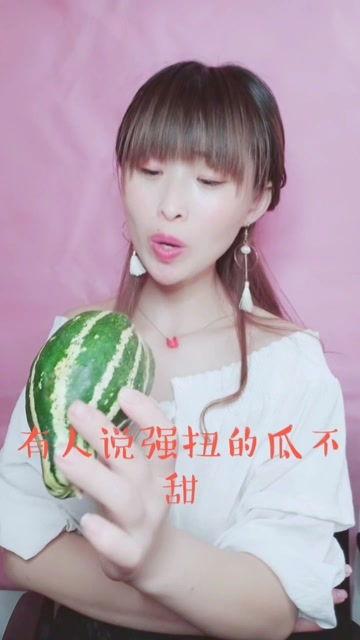 娱乐吃瓜酱灯泡放嘴里,娱乐吃瓜酱的意外挑战